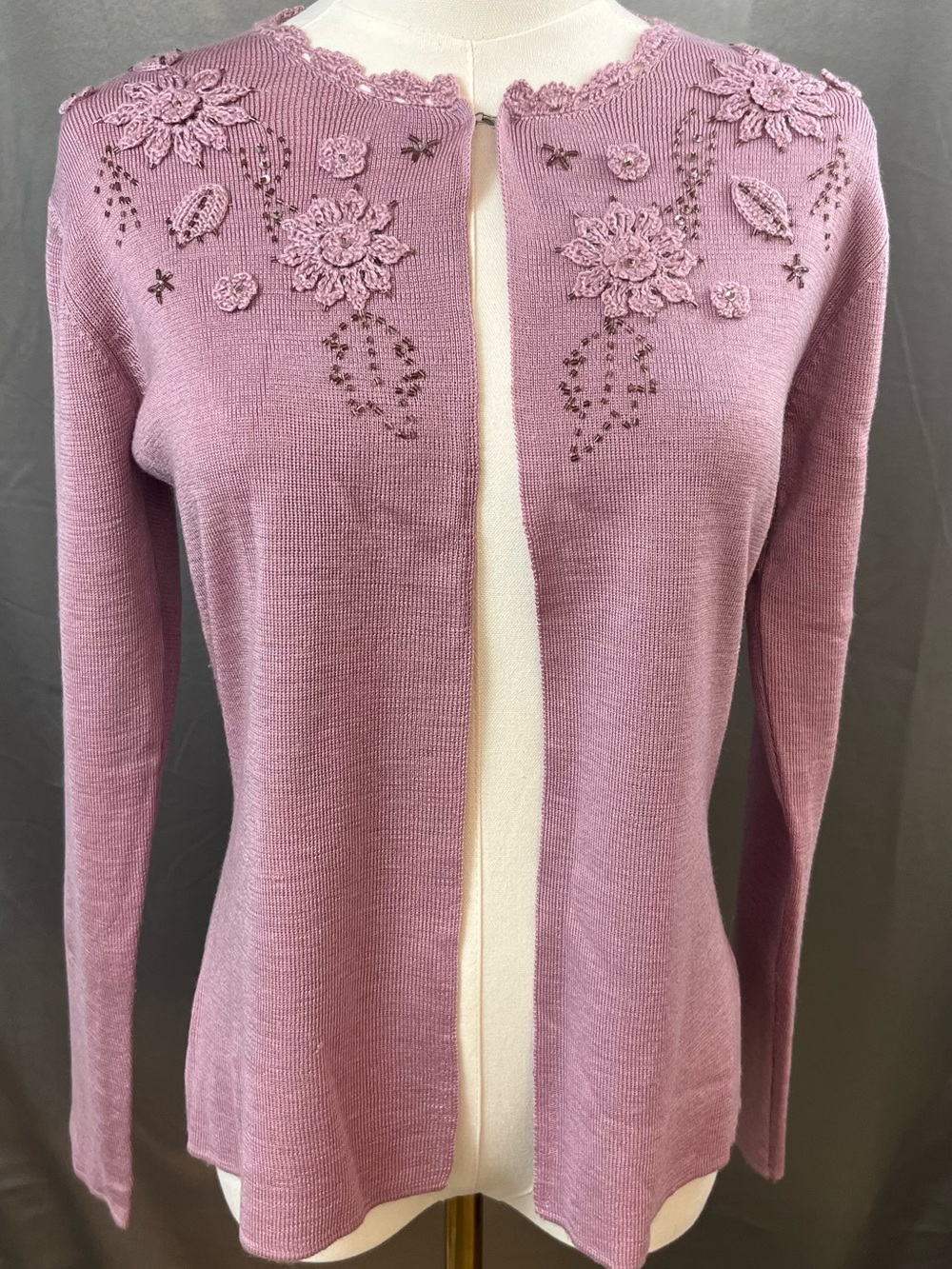 Grandmacore Beaded Crocheted Cardigan Feminine Mauve Pink Small